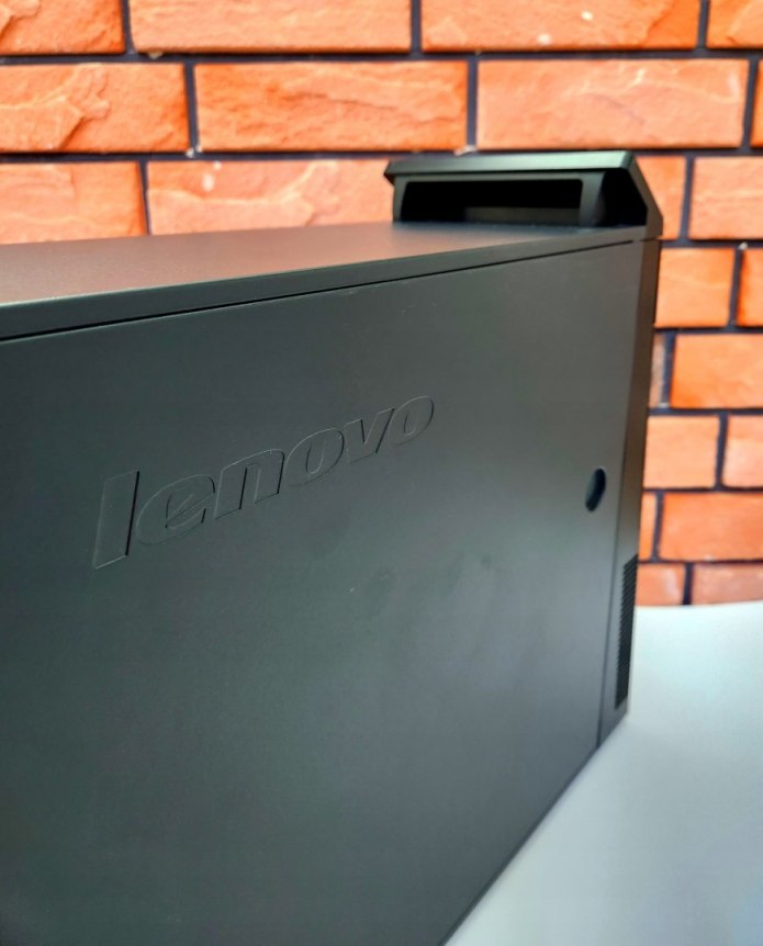 Lenovo ThinkCentre M83 TOWER